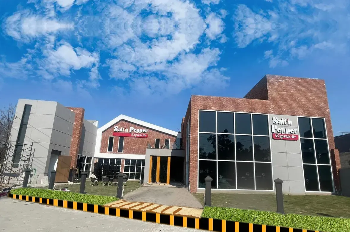 Salt'n Pepper Express Gujrat location